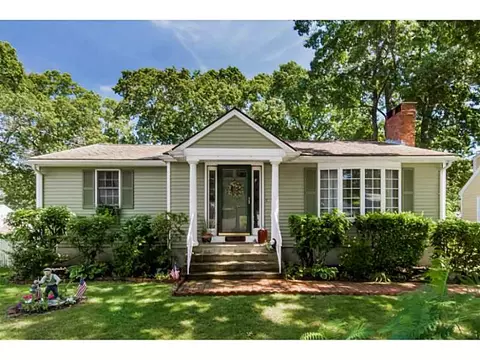 120 Haswill St, Warwick, RI 02889 photo 1