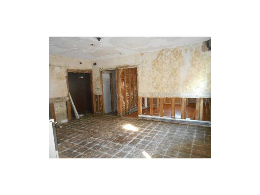 147 Harrison Ave, Woonsocket, RI 02895 photo 9