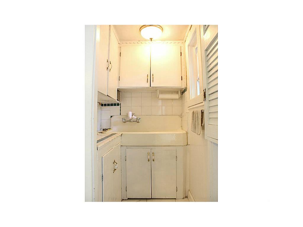 11 Westminster St, Warren, RI 02885 photo 3