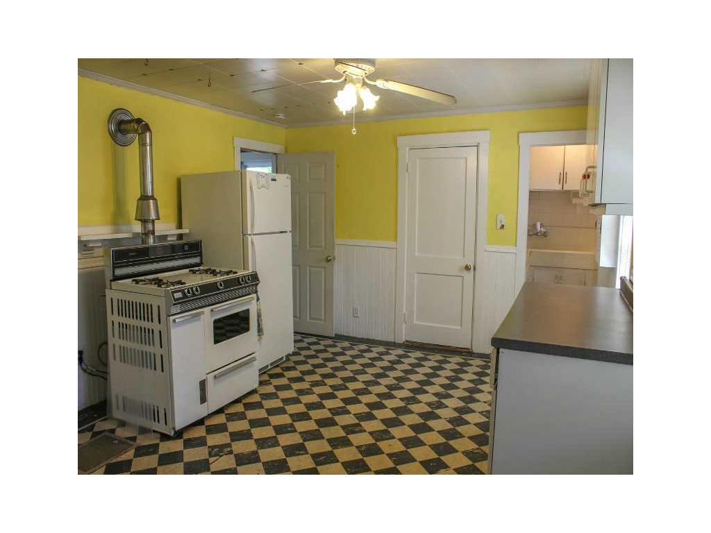 11 Westminster St, Warren, RI 02885 photo 2
