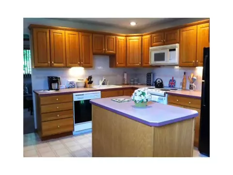 114 Mohawk Trl, Cranston, RI 02921 photo 6