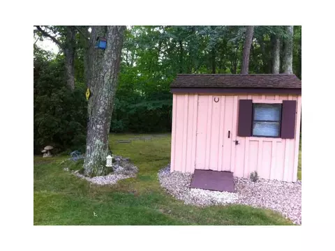 114 Mohawk Trl, Cranston, RI 02921 photo 4