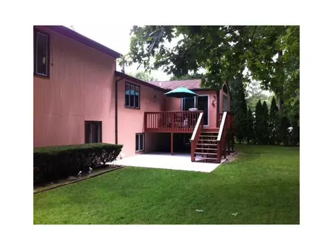 114 Mohawk Trl, Cranston, RI 02921 photo 3