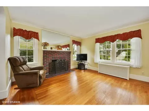 67 Parkside Dr, Warwick, RI 02888 photo 3