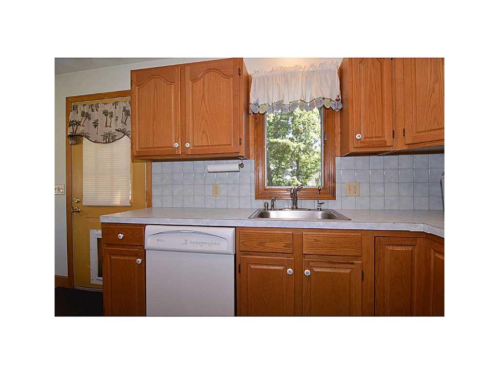 44 Lee Ave, Warwick, RI 02889 photo 9