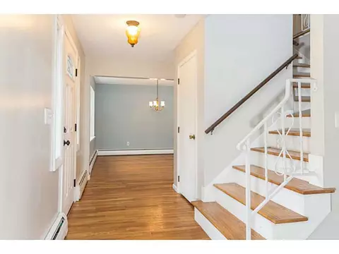 36 Hedgerow Dr, Warwick, RI 02886 photo 3