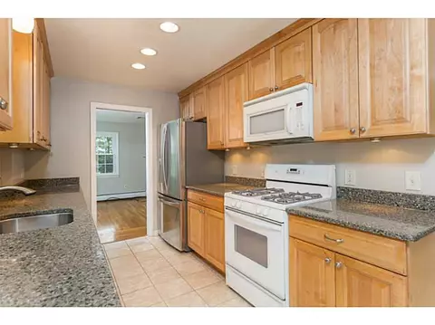 36 Hedgerow Dr, Warwick, RI 02886 photo 8