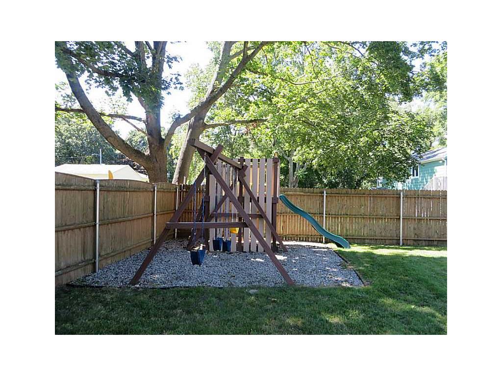 42 Lyall Ave, Warwick, RI 02889 photo 5