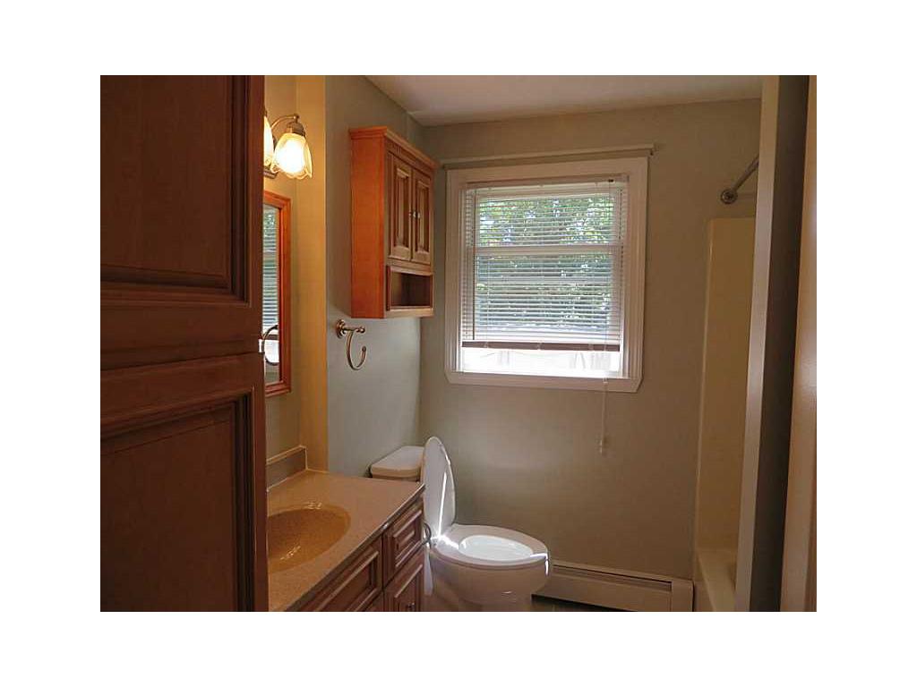 42 Lyall Ave, Warwick, RI 02889 photo 11