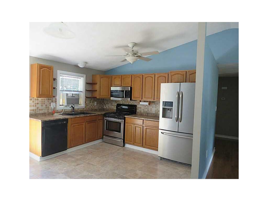 42 Lyall Ave, Warwick, RI 02889 photo 9