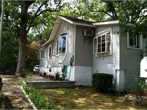 199 Arnold Rd, Coventry, RI 02816 photo 3