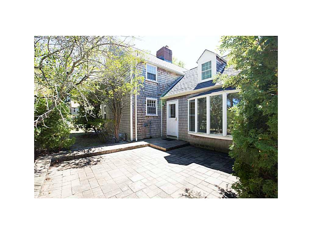 9 St George Ct, Warwick, RI 02888 photo 4