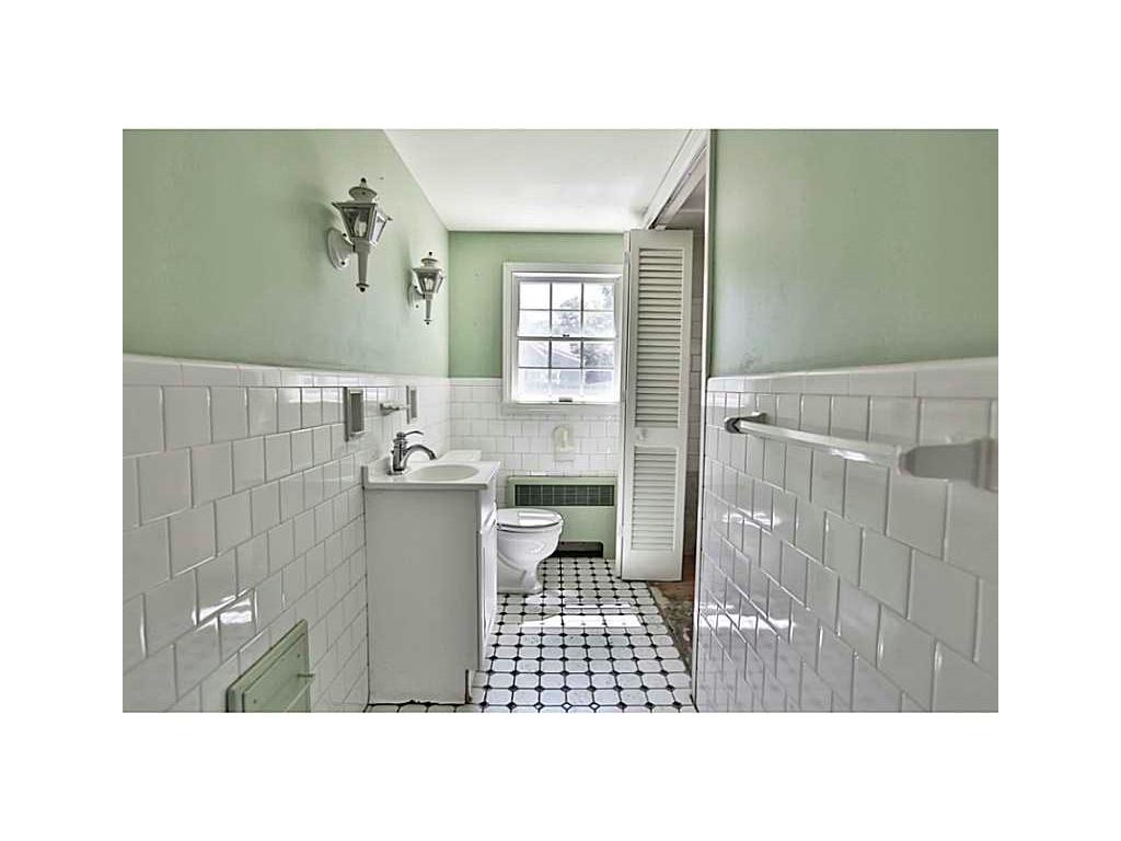 9 St George Ct, Warwick, RI 02888 photo 8