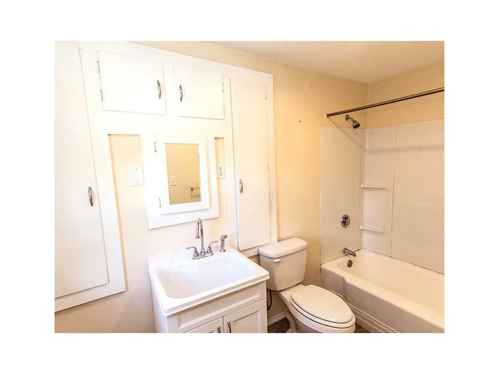 942 Mendon Rd, Woonsocket, RI 02895 photo 24