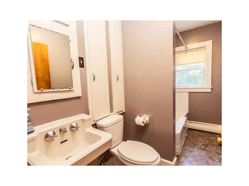 942 Mendon Rd, Woonsocket, RI 02895 photo 20