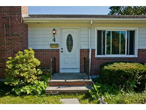 4 South Dr, Westerly, RI 02891 photo 2