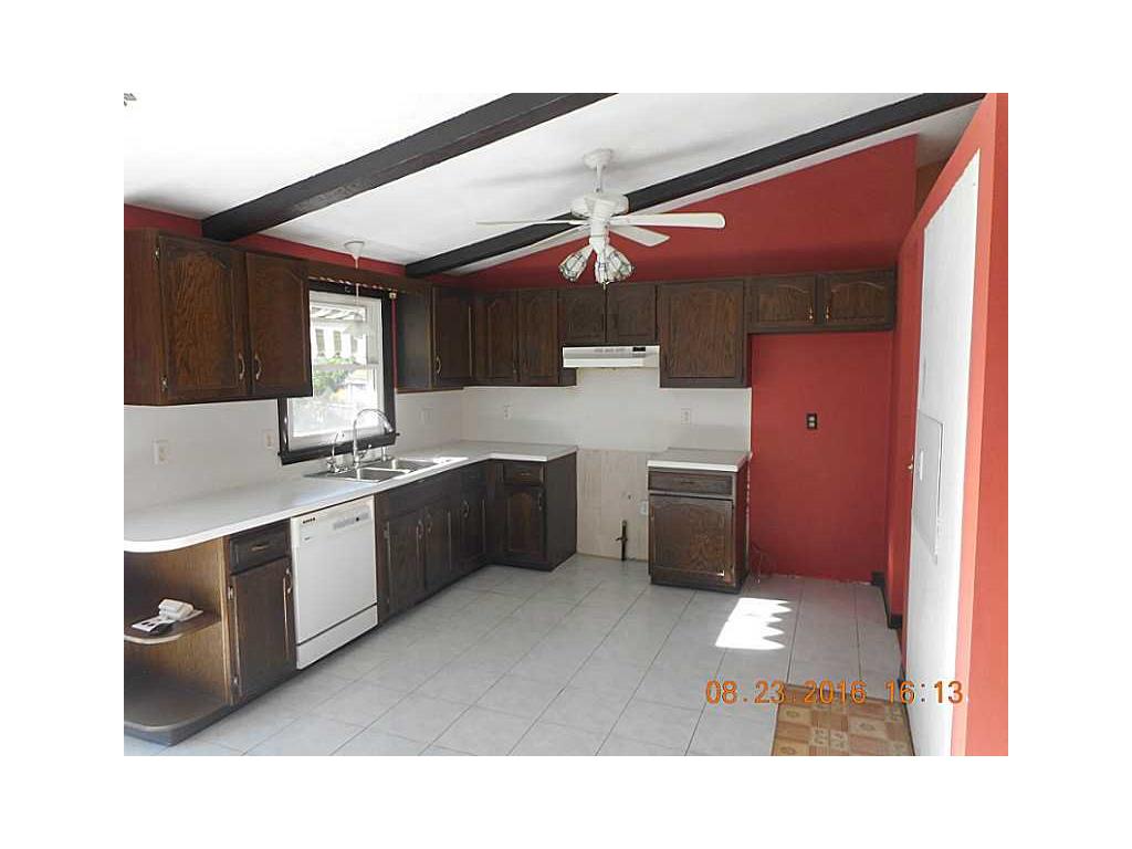 21 Glen Meadows Ct, Warwick, RI 02889 photo 4