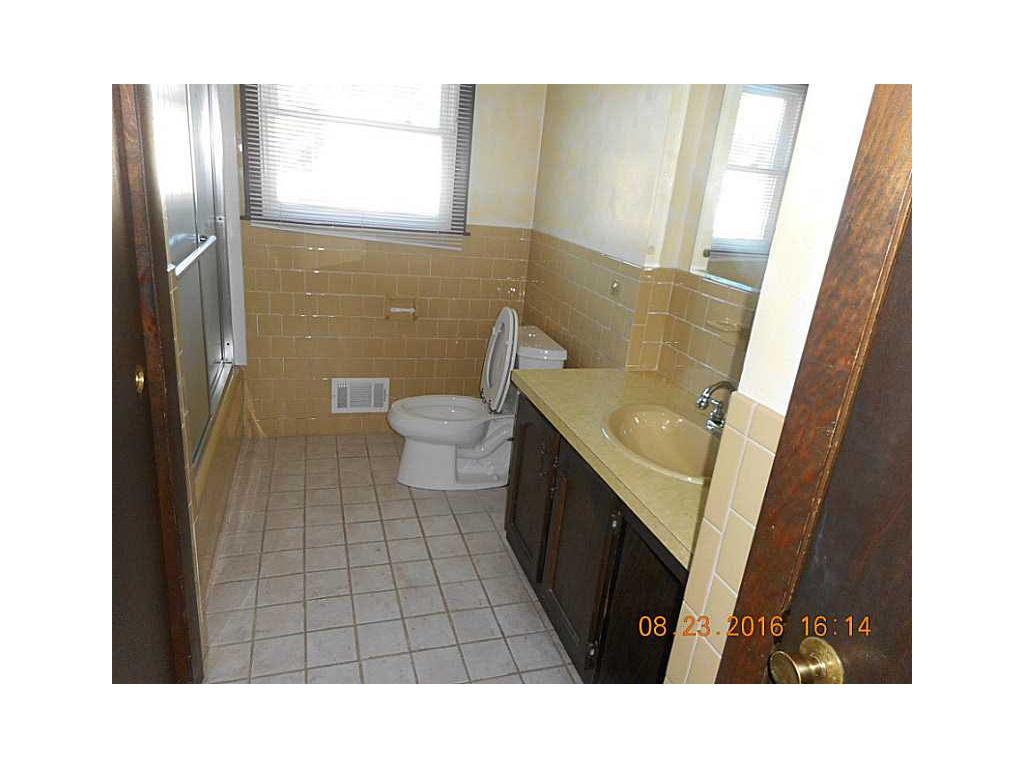 21 Glen Meadows Ct, Warwick, RI 02889 photo 7