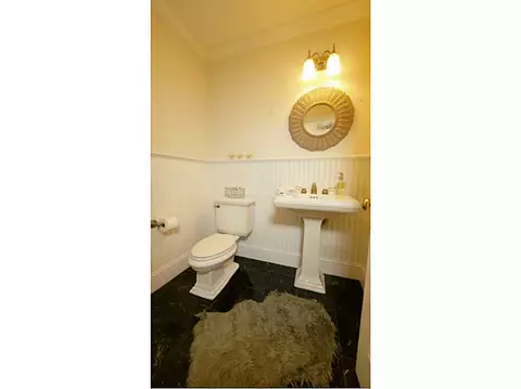 7 Paddock Ln, Middletown, RI 02842 photo 5