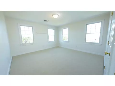 7 Paddock Ln, Middletown, RI 02842 photo 11