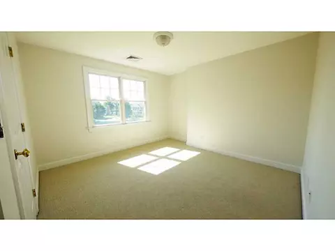 7 Paddock Ln, Middletown, RI 02842 photo 13