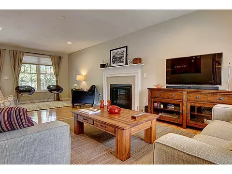 5 Conifer Ct, Coventry, RI 02816 photo 6