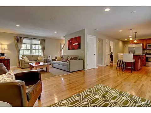 5 Conifer Ct, Coventry, RI 02816 photo 3