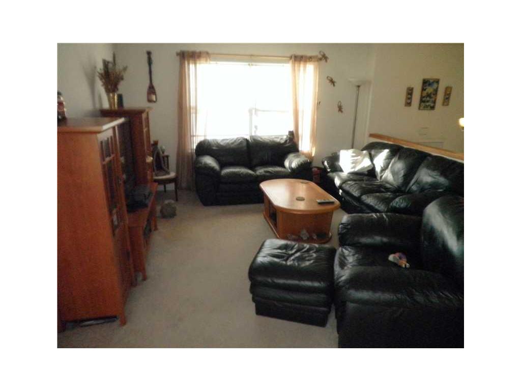 9 Columbus Ave, Westerly, RI 02891 photo 3