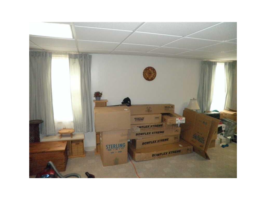 9 Columbus Ave, Westerly, RI 02891 photo 8