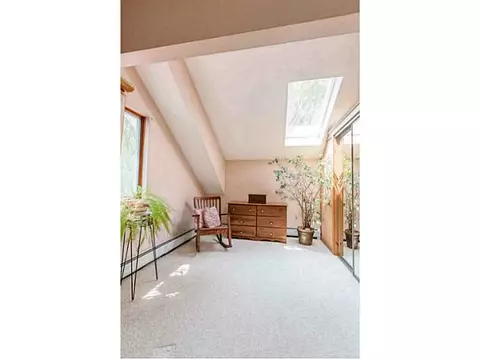 11 Valley Dr, Westerly, RI 02891 photo 9