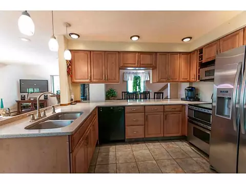 11 Valley Dr, Westerly, RI 02891 photo 1