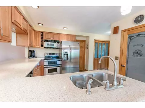 11 Valley Dr, Westerly, RI 02891 photo 12
