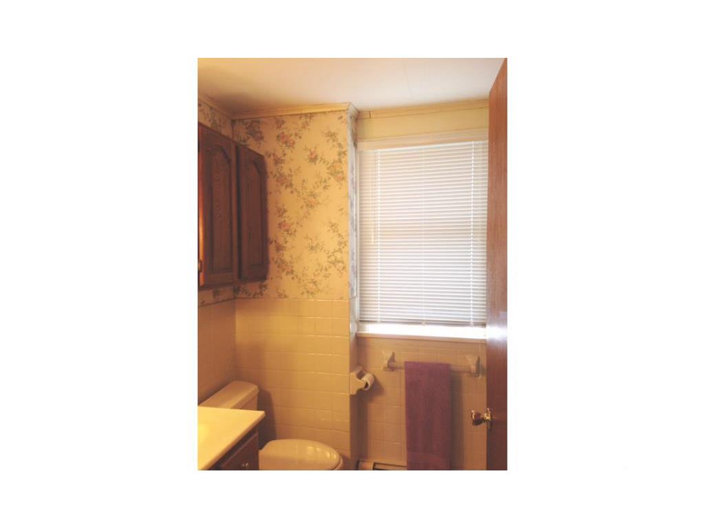26 Bates Ave, Warwick, RI 02888 photo 17
