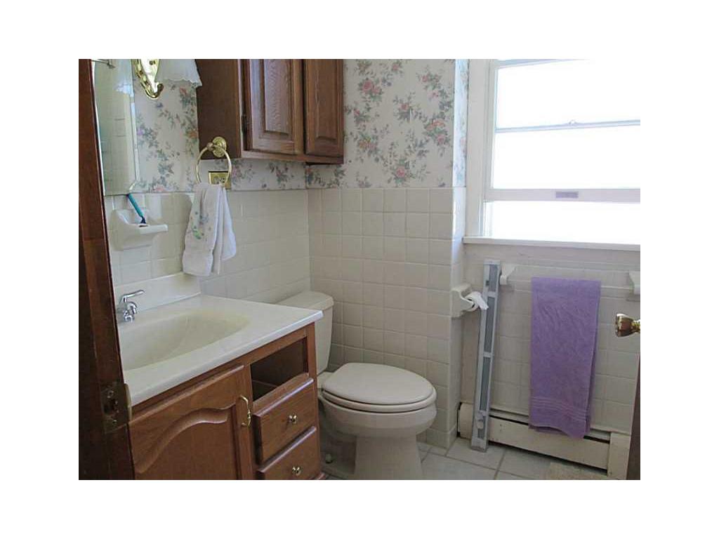 26 Bates Ave, Warwick, RI 02888 photo 9