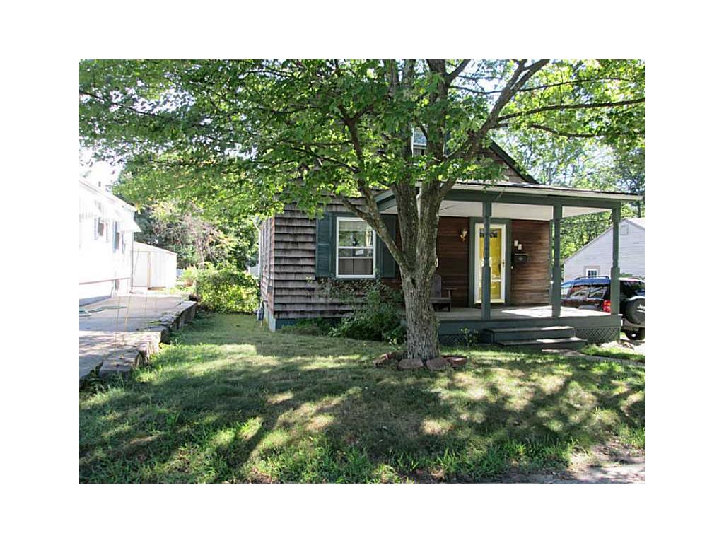 26 Bates Ave, Warwick, RI 02888 photo 2