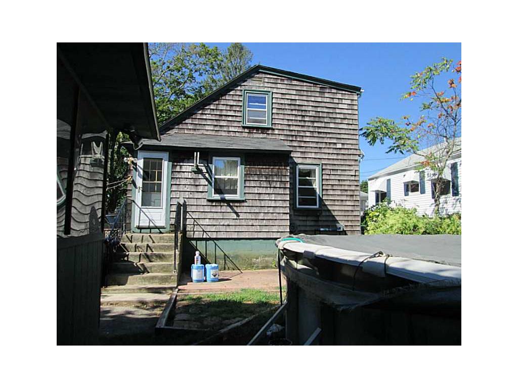 26 Bates Ave, Warwick, RI 02888 photo 3