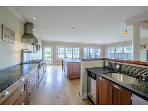 33 Read Ave, Warren, RI 02885 photo 4