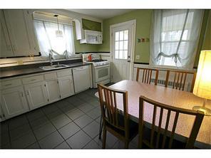 81 Warwick Rd, Pawtucket, RI 02861 photo 9