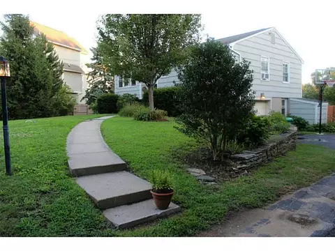 154 Old Mill Blvd, Warwick, RI 02889 photo 2