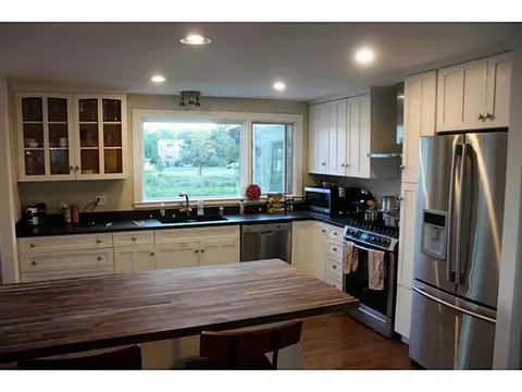 154 Old Mill Blvd, Warwick, RI 02889 photo 4