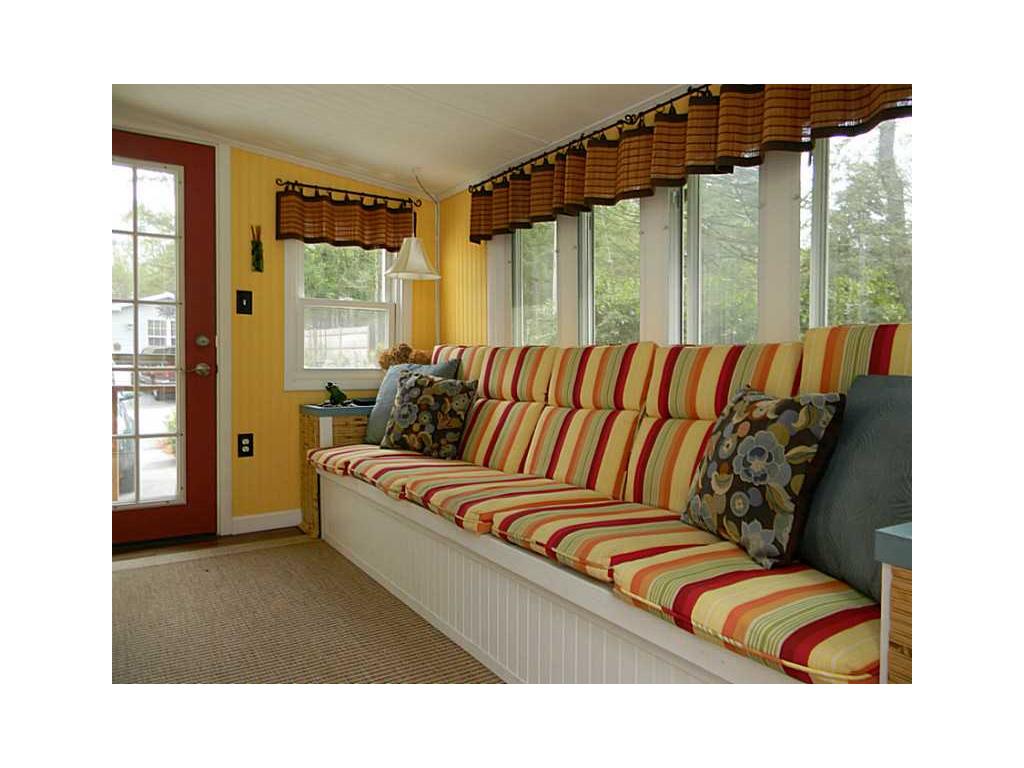 26 Oak Ter, Mapleville, RI 02839 photo 3