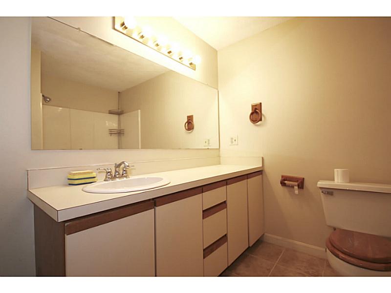 1204 Brookhaven Ln, Woonsocket, RI 02895 photo 10