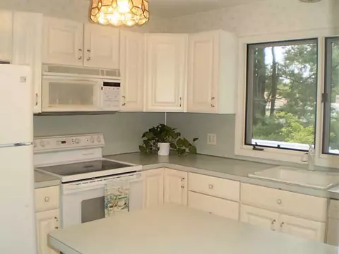 23 Audubon Rd, Warwick, RI 02888 photo 18