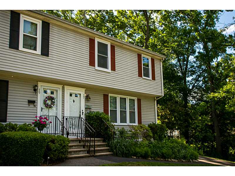 77 Edgewater Dr, Blackstone, MA 01504 photo 1