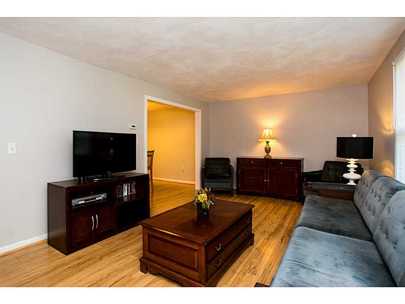 77 Edgewater Dr, Blackstone, MA 01504 photo 9