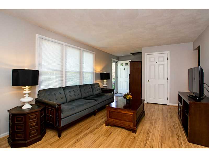 77 Edgewater Dr, Blackstone, MA 01504 photo 7