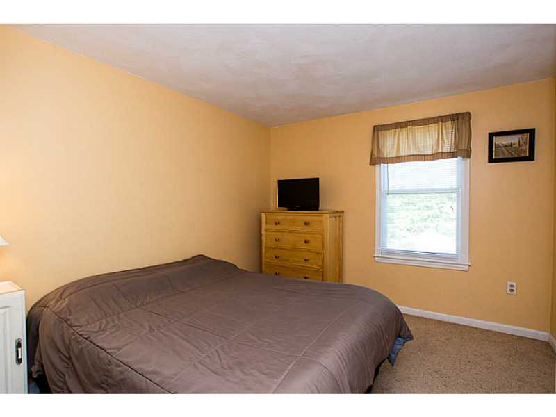 77 Edgewater Dr, Blackstone, MA 01504 photo 13