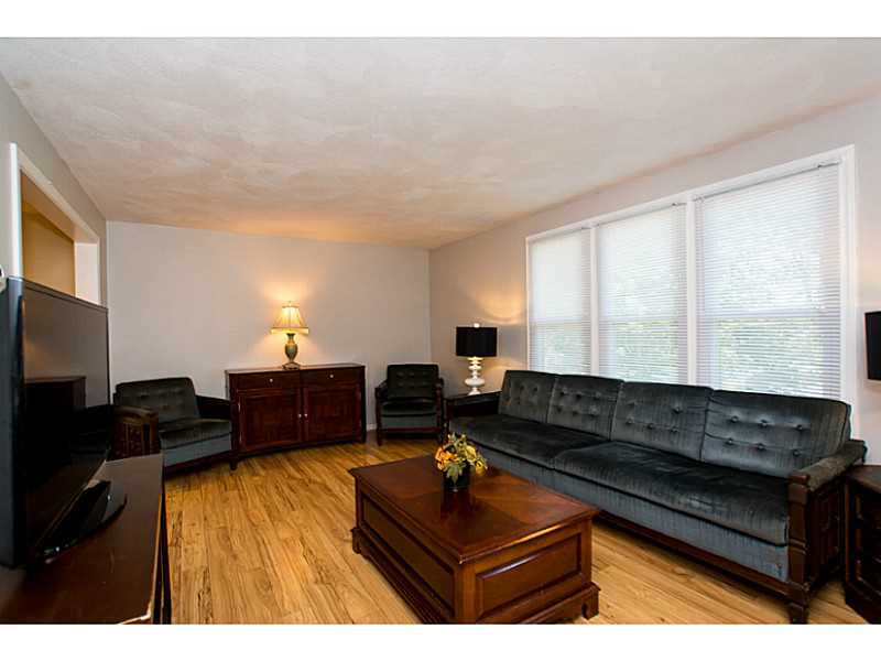 77 Edgewater Dr, Blackstone, MA 01504 photo 8