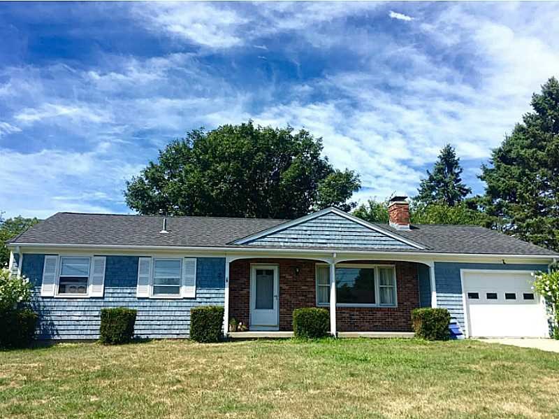 2 Barton Ln, Middletown, RI 02842 photo 1