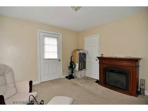 152 Burnside Ave, Woonsocket, RI 02895 photo 7